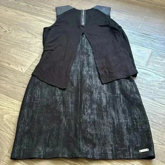 🔥Schwiing🔥 | Black and silver  metallic dress - Picture 9 of 10